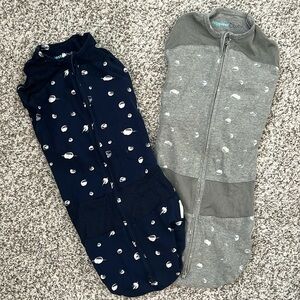 2 Happiest Baby swaddles, size Medium! In good condition, grey and navy